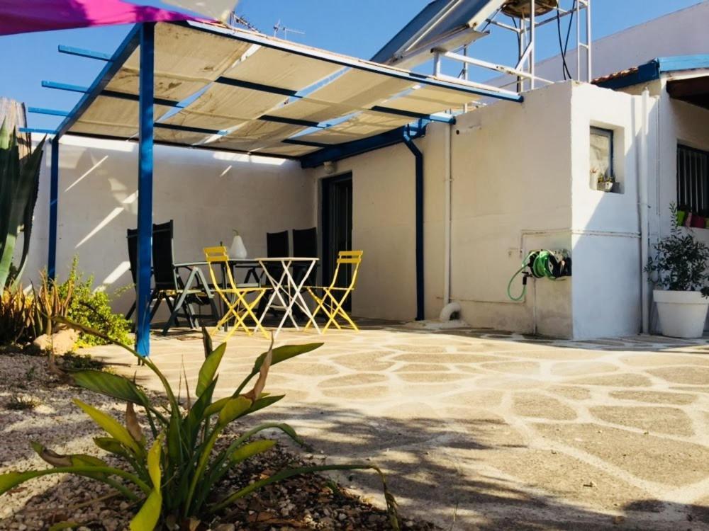 Artist Cottage In Dromolaxia Lárnaca Exterior foto